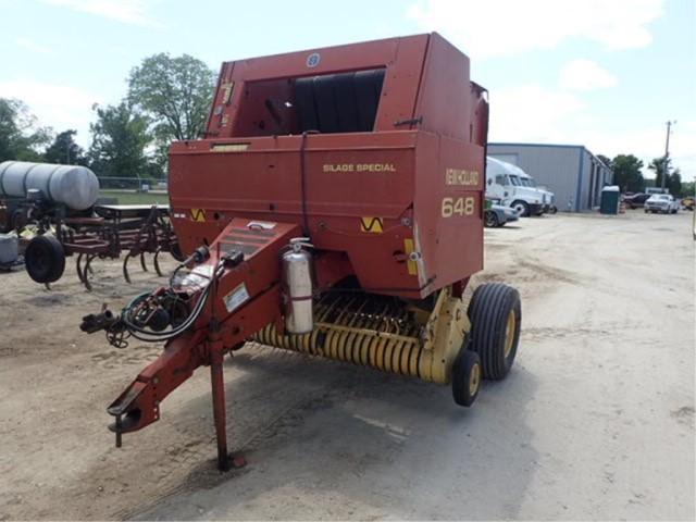 New Holland 648 Round Baler