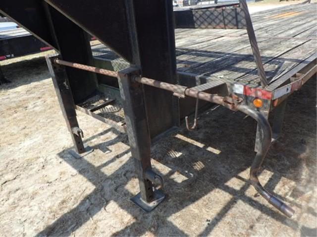 2005 Swartz Gooseneck Trailer