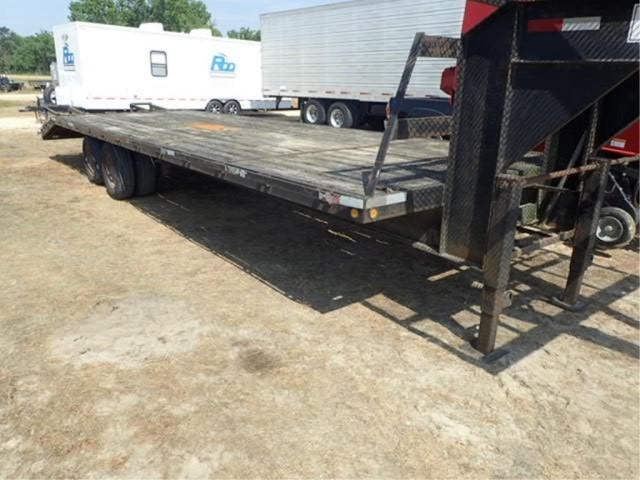 2005 Swartz Gooseneck Trailer