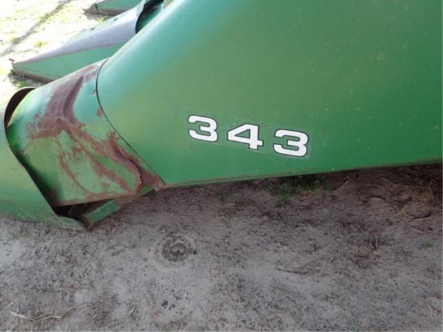 John Deere 343 - 3 Row Corn Head