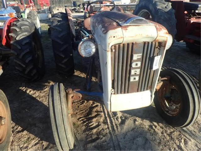 Ford 4000 Gas Tractor 5-Speed