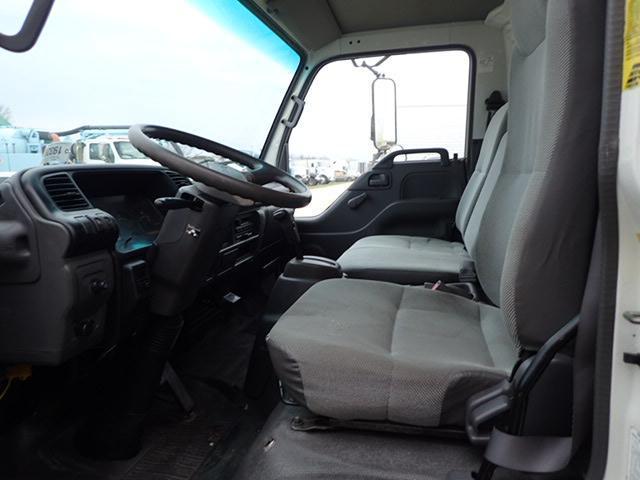 2004 GMC/Isuzu NPR Box Truck