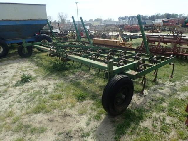 3-pt. Hitch 20' Field Cultivator