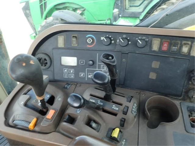 John Deere 7820 4-WD Tractor