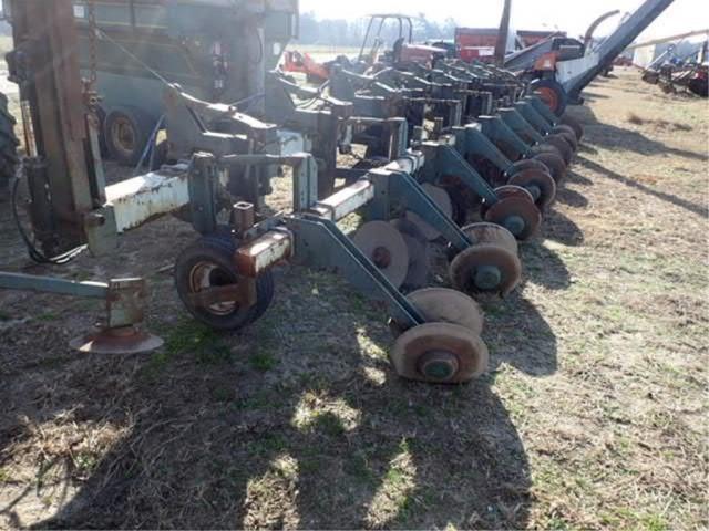 Powell 8 Row Fold-up Ripper Bedder