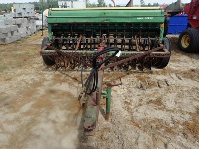 John Deere 8200 Grain Drill w/Small Seed