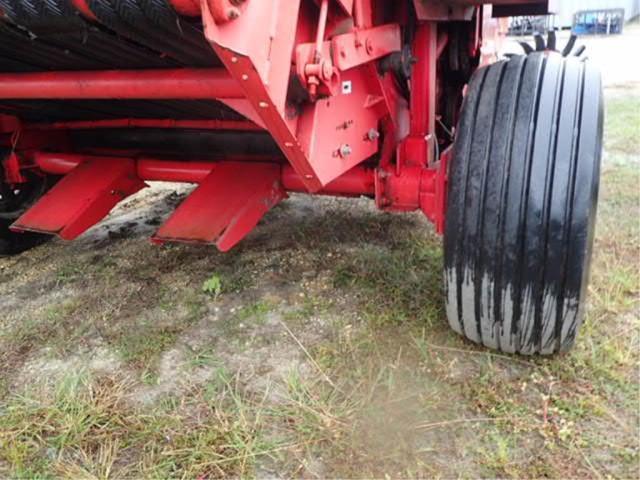 GEHL 1875 String Wrap Round Baler