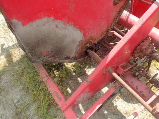 Massey Ferguson 468 Planter