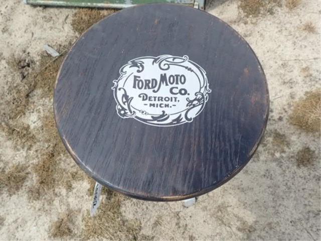 FORD Stool