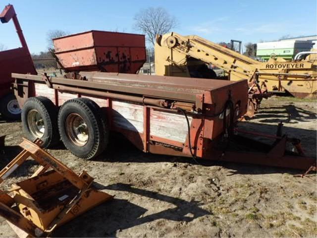 New Idea Manure Spreader
