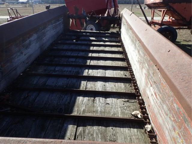New Idea Manure Spreader