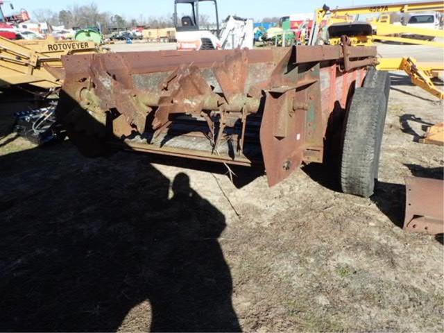 New Idea Manure Spreader