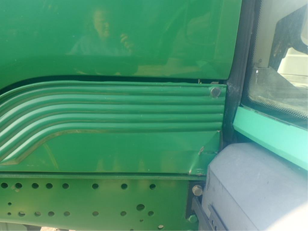 John Deere 7230 Tractor Cab