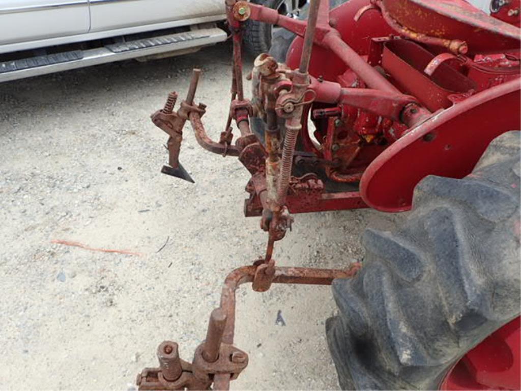 Farmall 140 w/ Cultivator, Fast Hitch & Fertilzer