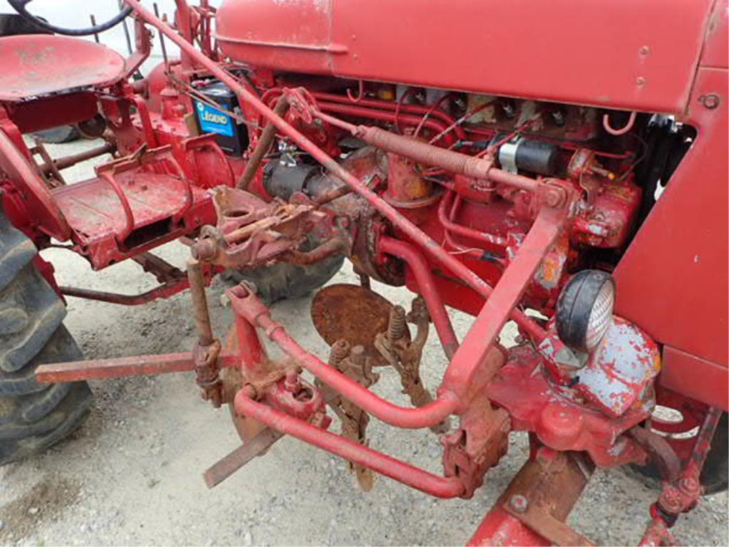 Farmall 140 w/ Cultivator, Fast Hitch & Fertilzer