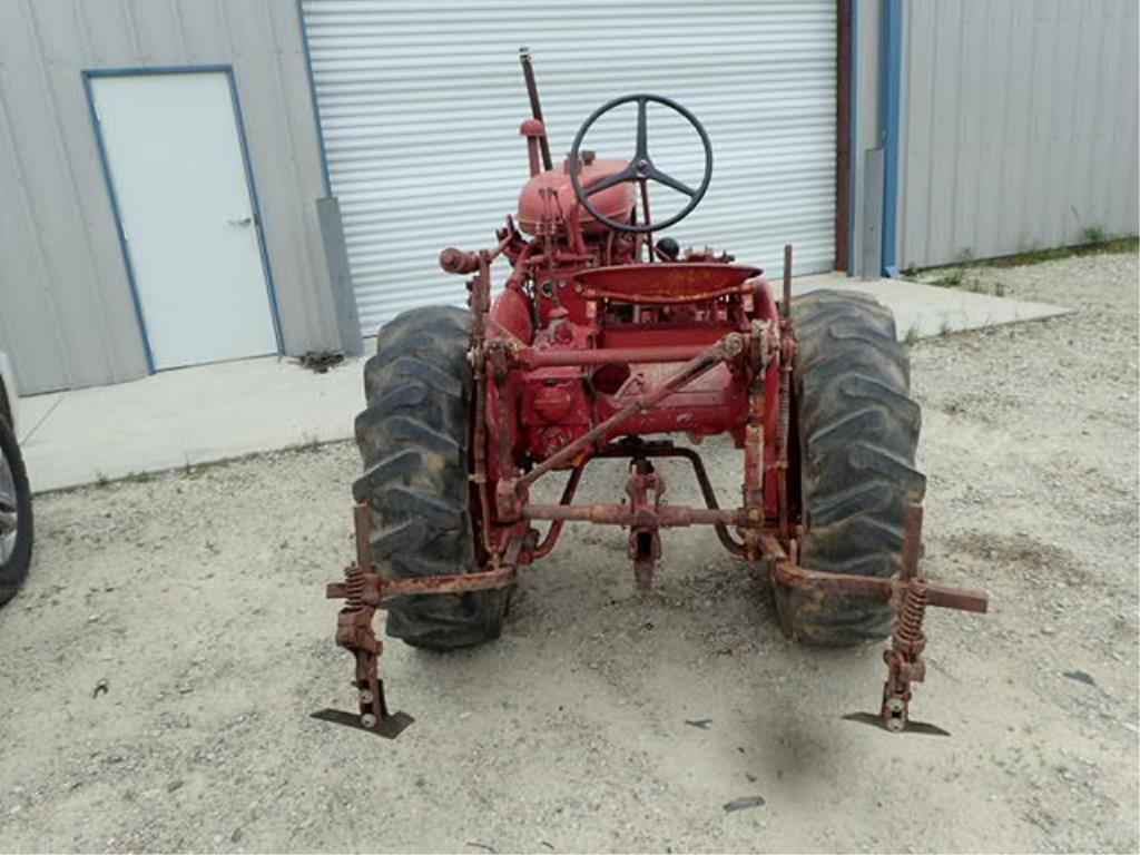 Farmall 140 w/ Cultivator, Fast Hitch & Fertilzer