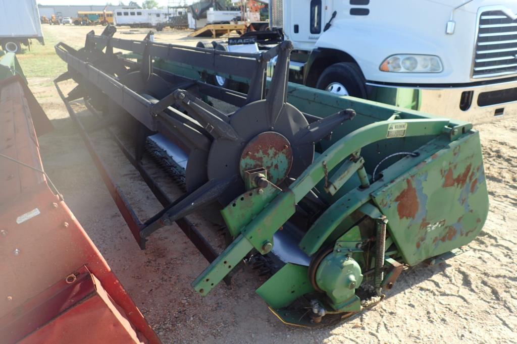 John Deere 220 Head