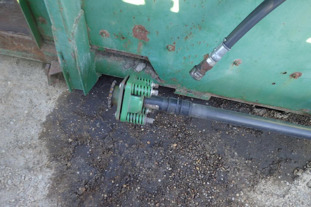 John Deere 220 Head