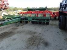 John Deere 7000 Planter 30 inch 8 Row