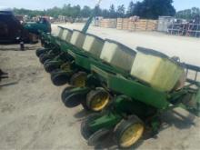 John Deere 7000 - 6 Row 30" Planter
