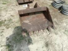 32" Bucket From Ford 4000