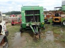 John Deere 446 Baler
