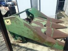 John Deere 343 - 3 Row Corn Head
