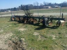 John Deere 8 Row Bedder with Row Markers