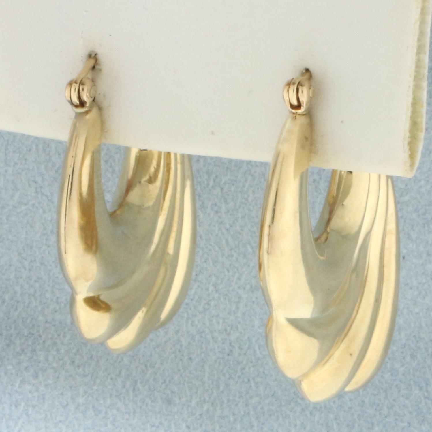 Scalloped Puffy Hoop Earrings In 14k Yellow Gold
