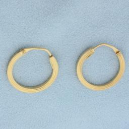 Lined Design Hoop Earrings In 18k Yellow Gold