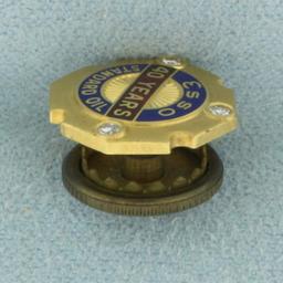 Vintage Esso Standard Oil 40 Years Diamond Pin In 14k Yellow Gold