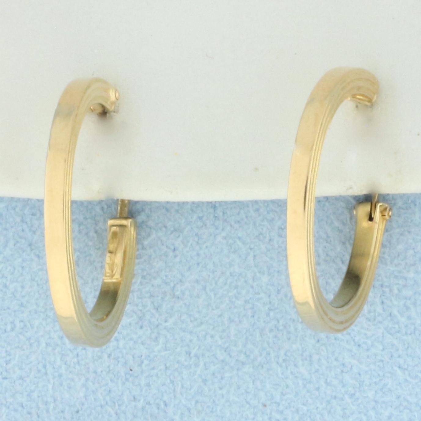 Lined Design Hoop Earrings In 18k Yellow Gold