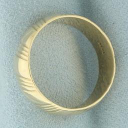 Mens 8mm Diagonal Stripe Wedding Band Ring In 14k Yellow Gold