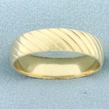 Mens Diagonal Stripe Wedding Band Ring In 14k Yellow Gold