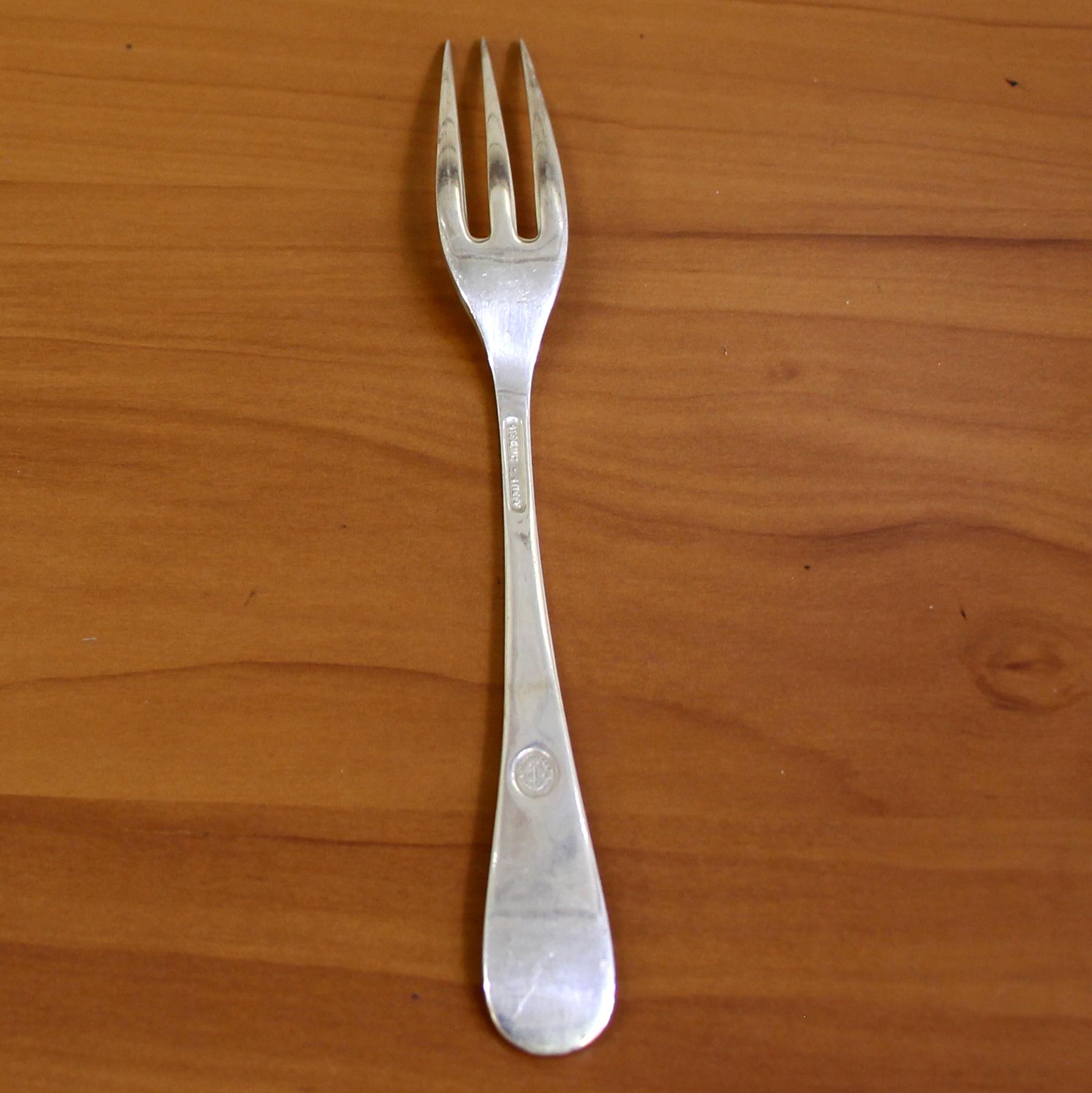 Kirk Stieff "williamsburg Queen Anne" Sterling Silver Flatware Set Of 32
