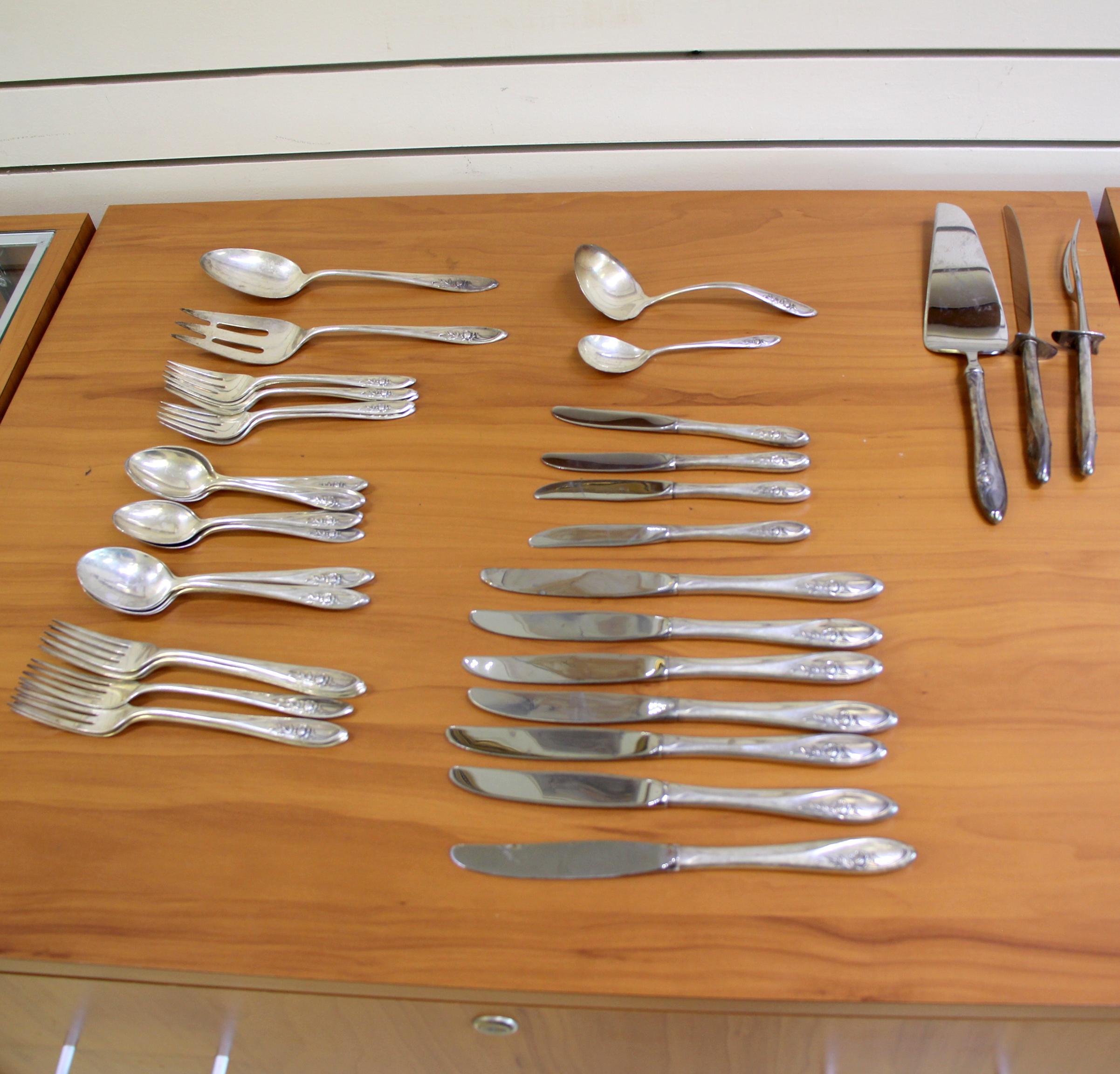 Towle "sculptured Rose" Sterling Silver Flatware Set Of 42