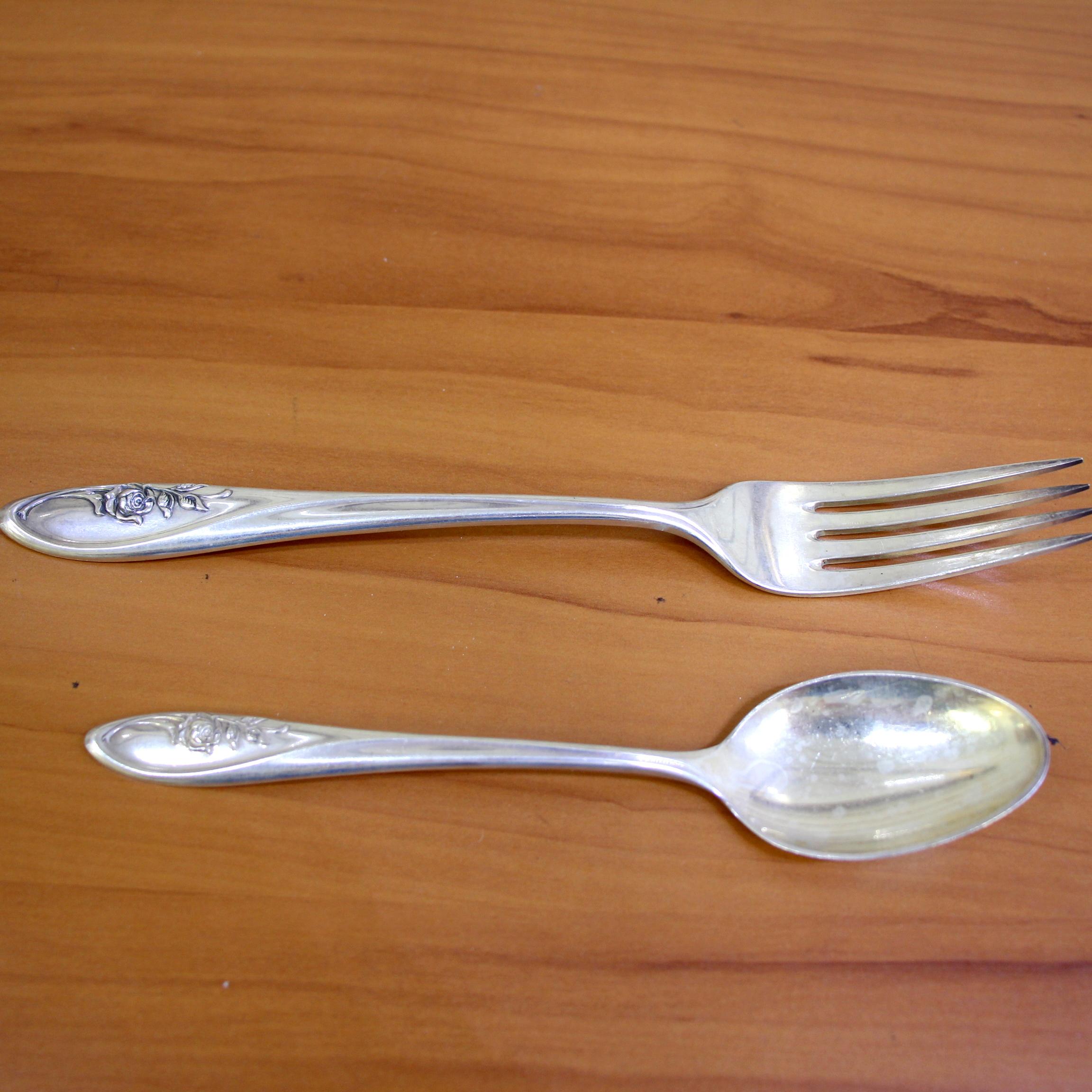 Towle "sculptured Rose" Sterling Silver Flatware Set Of 42