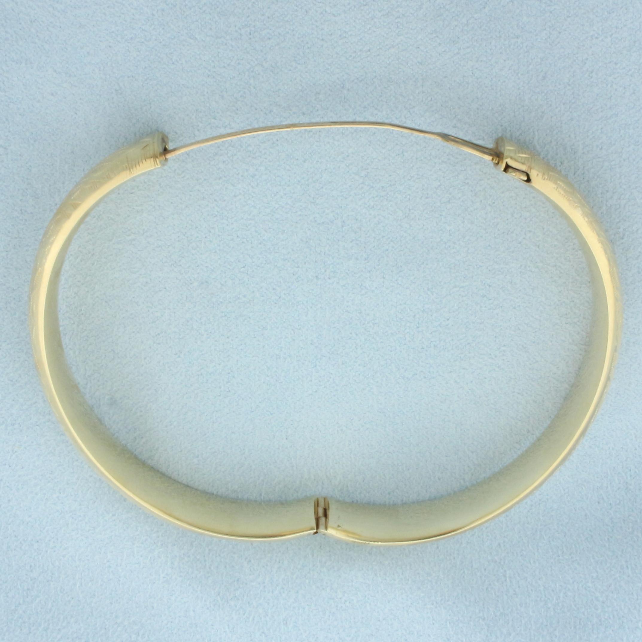 Nature Flower Design Engraved Hinged Bangle Bracelet In 14k Yellow Gold