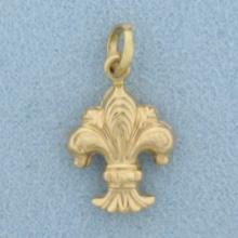 Fleur De Lis Charm Or Pendant In 18k Yellow Gold