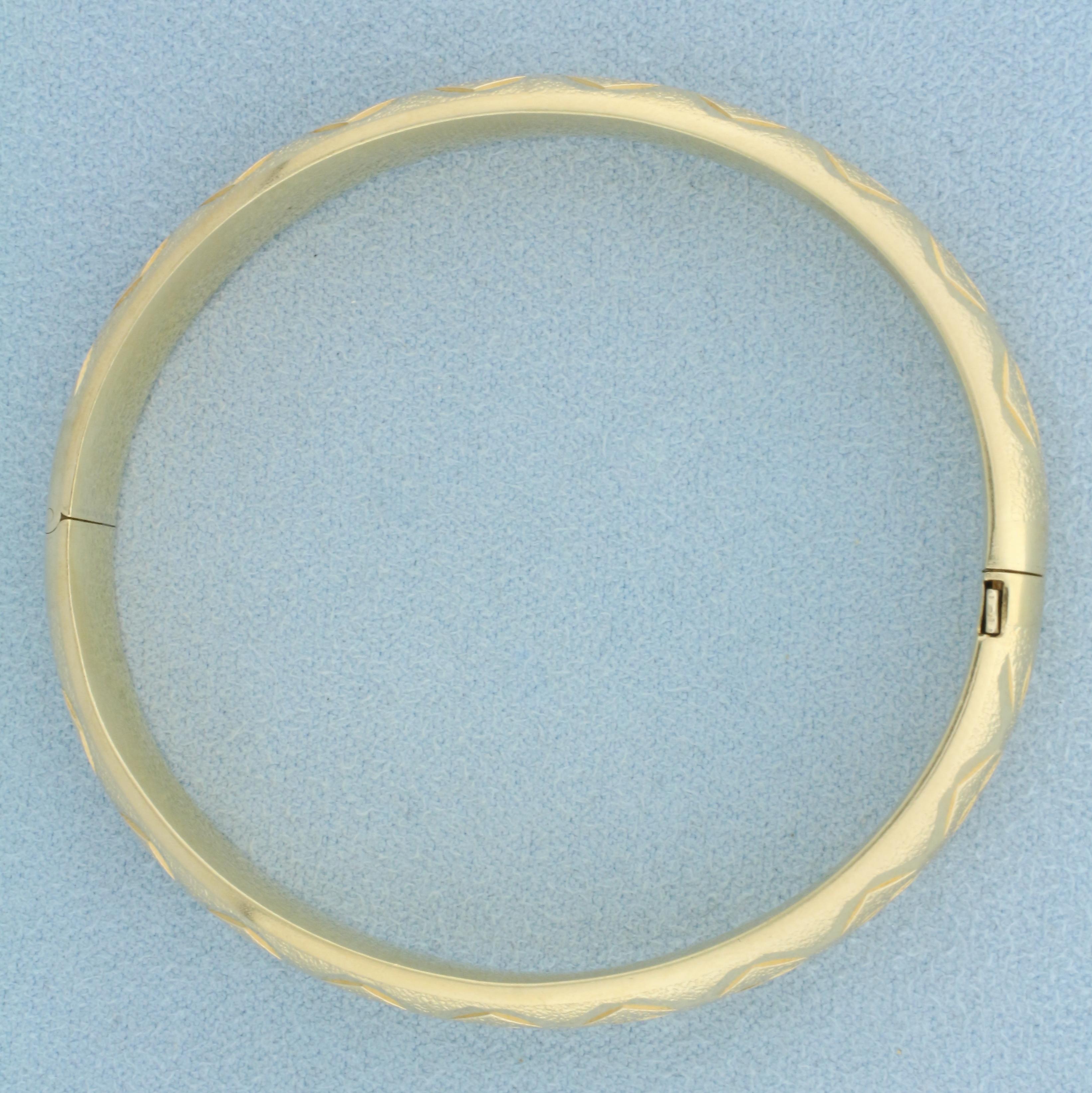 Wave Design Hinged Bangle Bracelet In 14k Yellow Gold