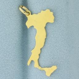 Italy Map Charm In 18k Yellow Gold