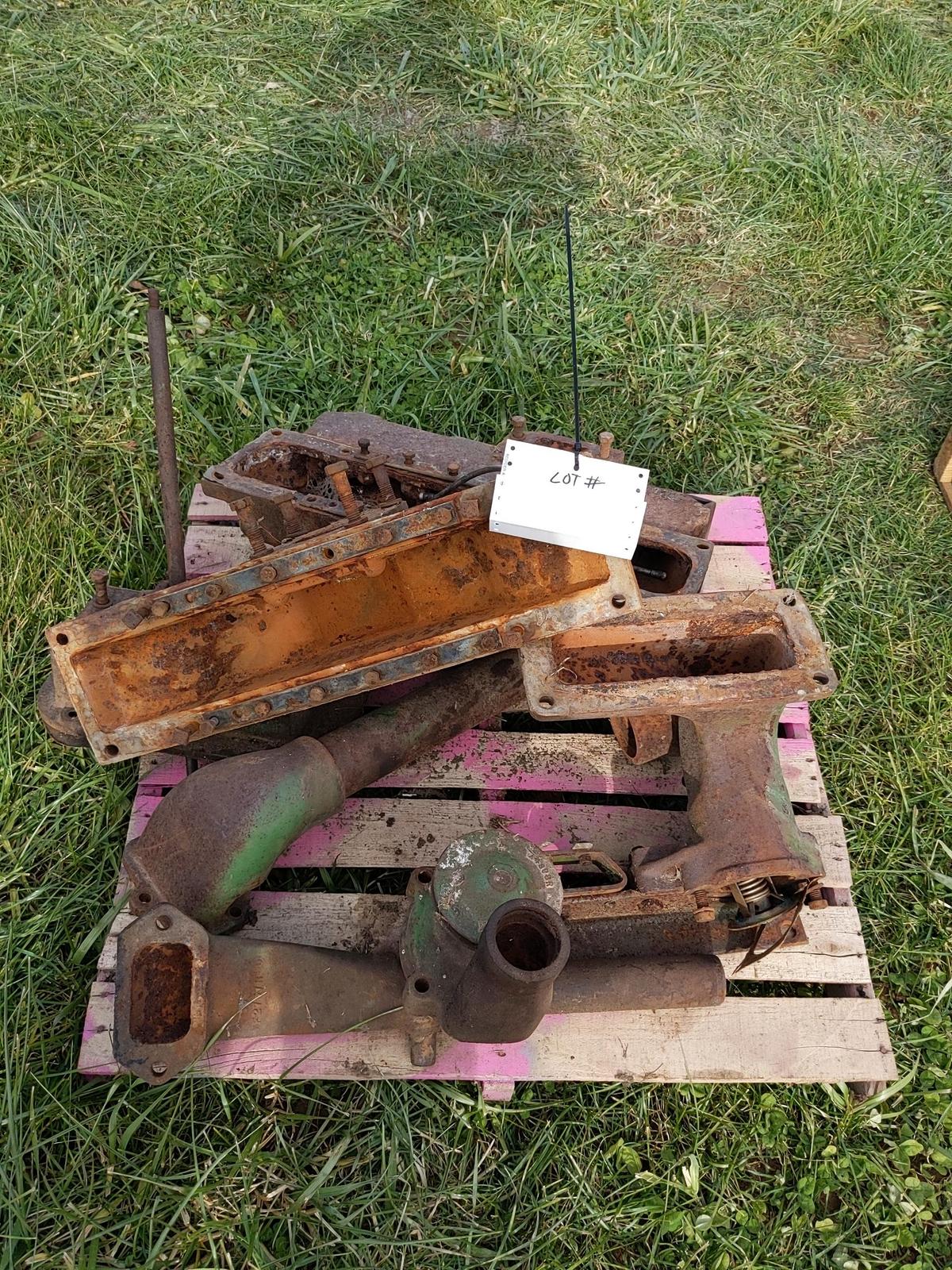 Pallet of misc JD 720-730 parts
