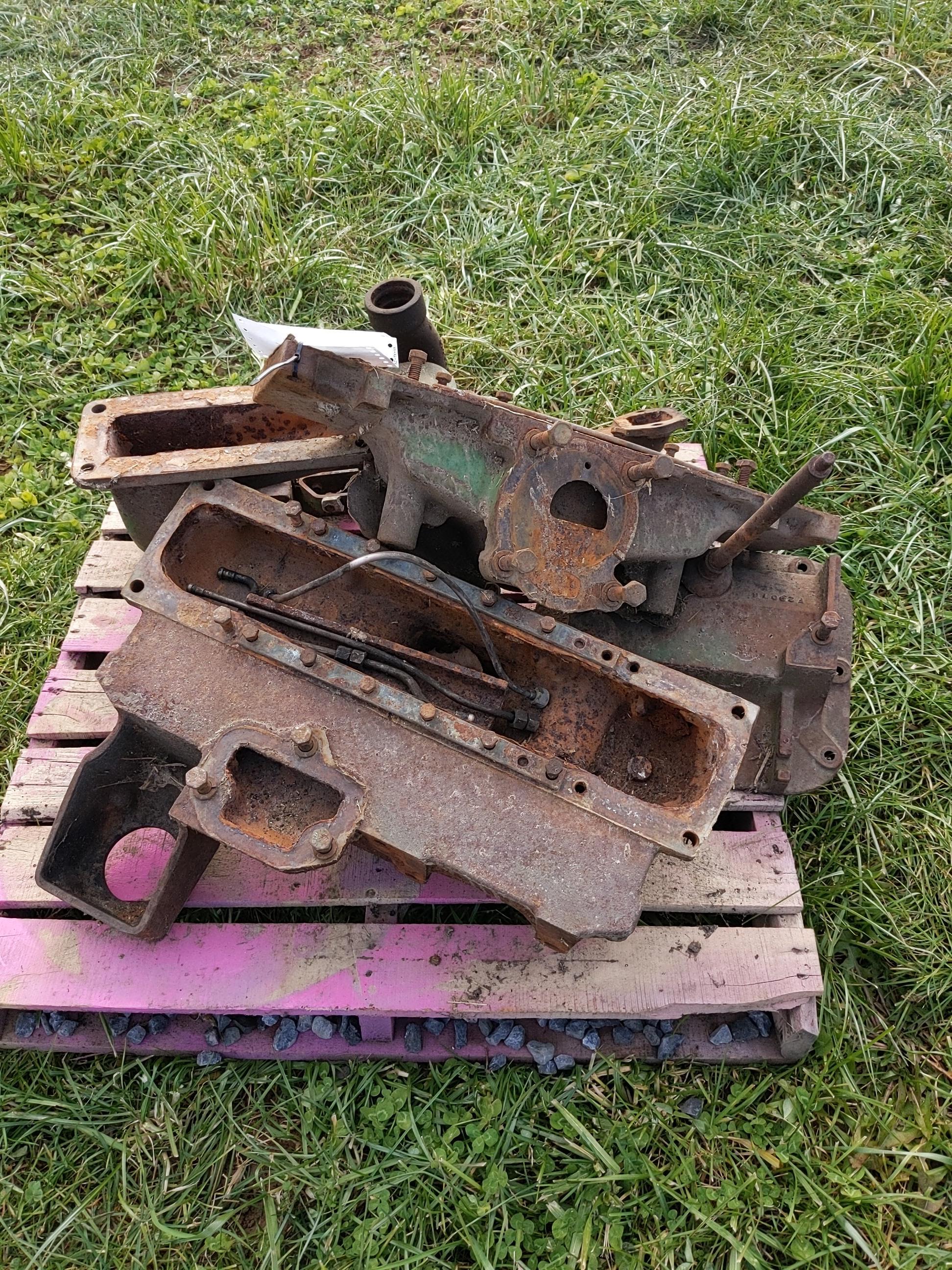 Pallet of misc JD 720-730 parts