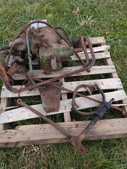 Pallet of JD 720-730 misc parts