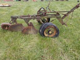John Deere #44 2x plow