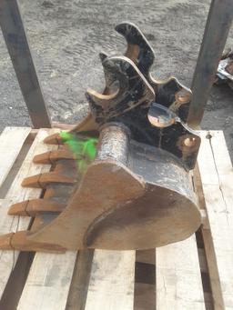 Kubota quick attach trenching bucket