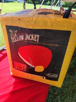 Crossbow compound morrell' yellow jacket target