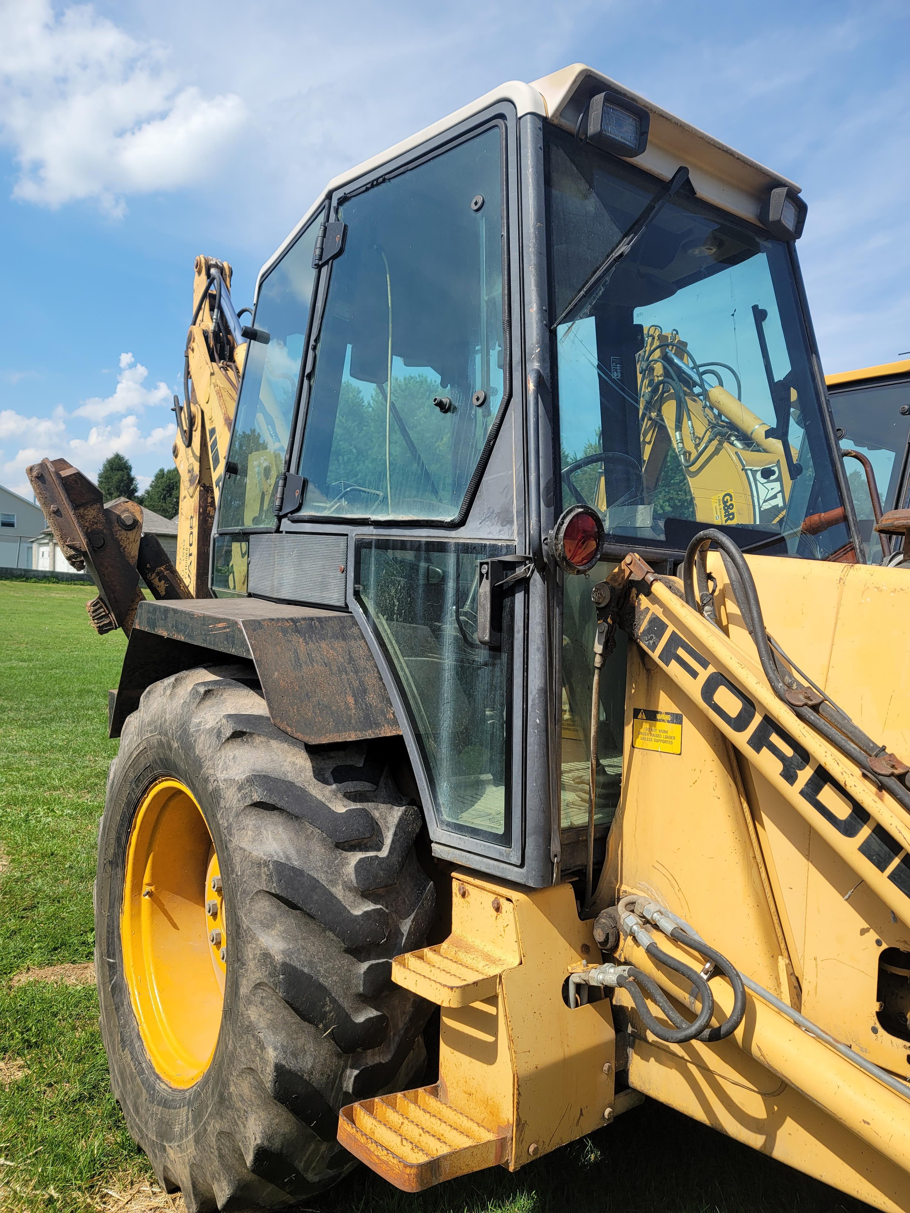 Ford 655D Backhoe