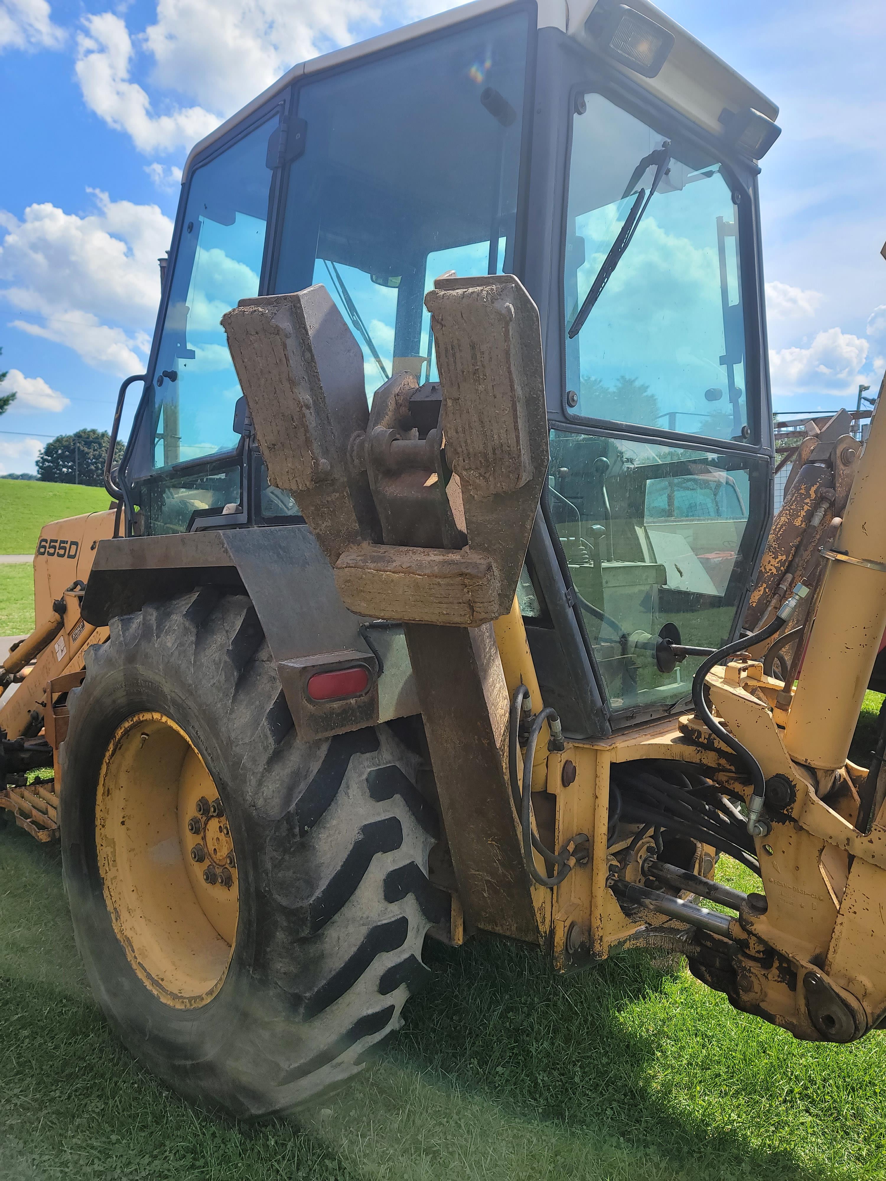 Ford 655D Backhoe