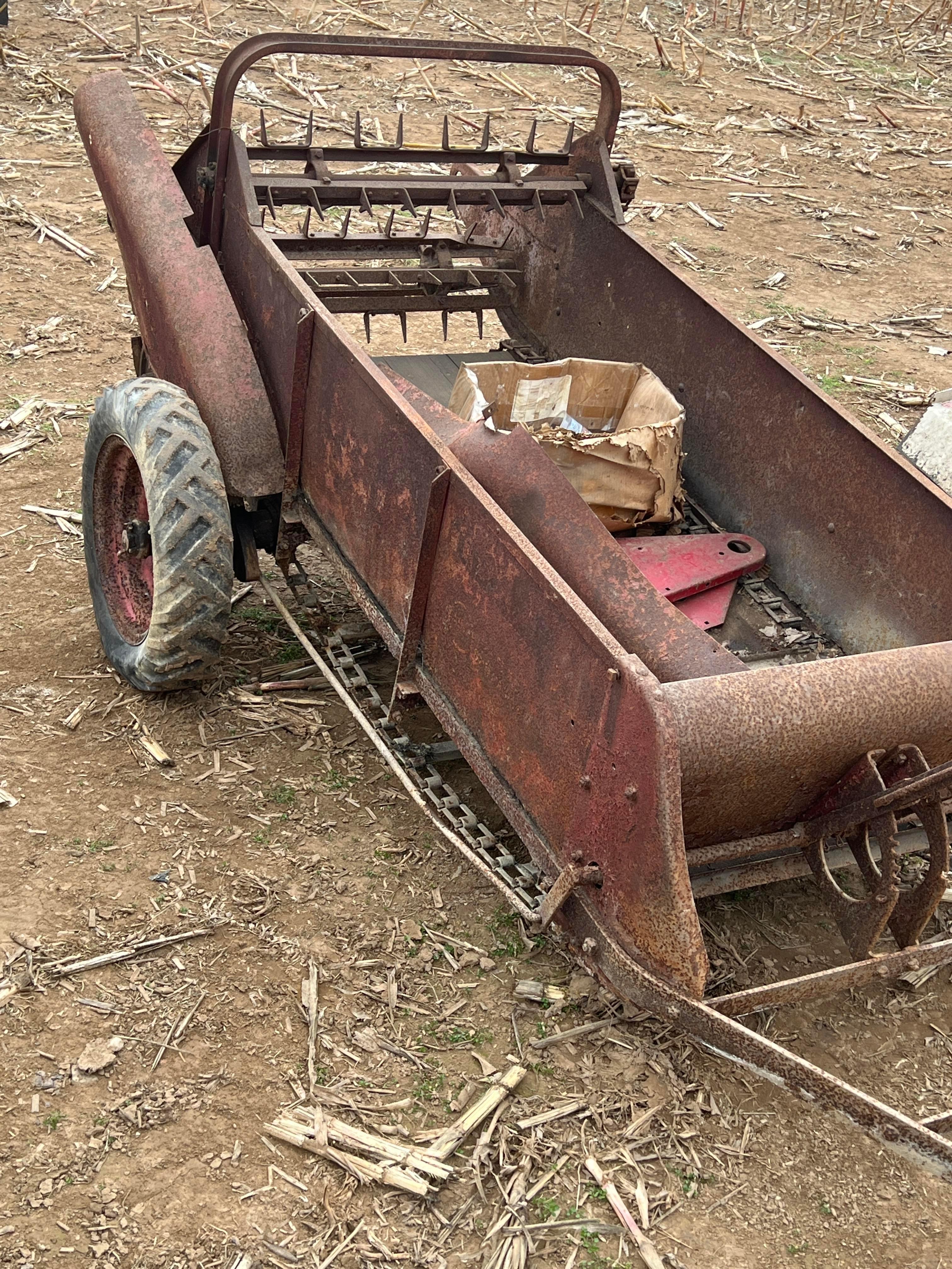 IH model 100 manure spreader